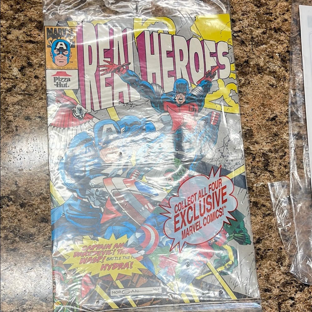 1994 Pizza Hut Marvel Real Heroes Comic with Captain America